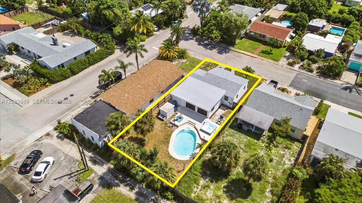 1227 N Ocean Breeze