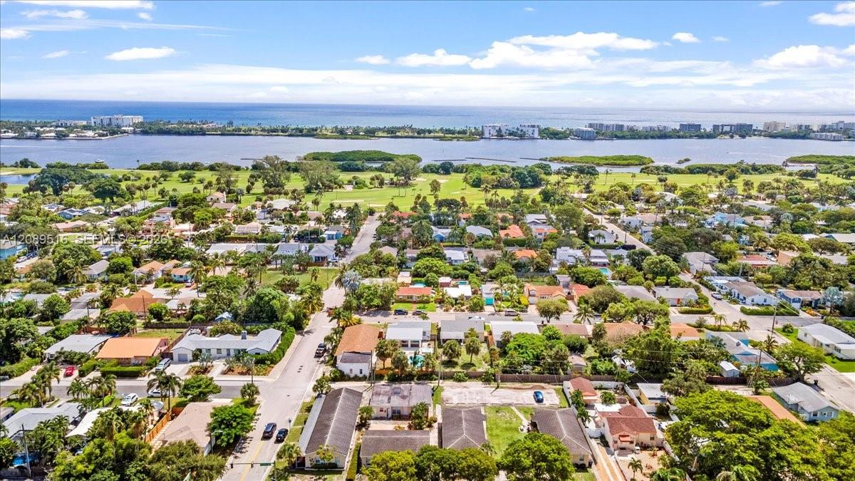 1227 N Ocean Breeze