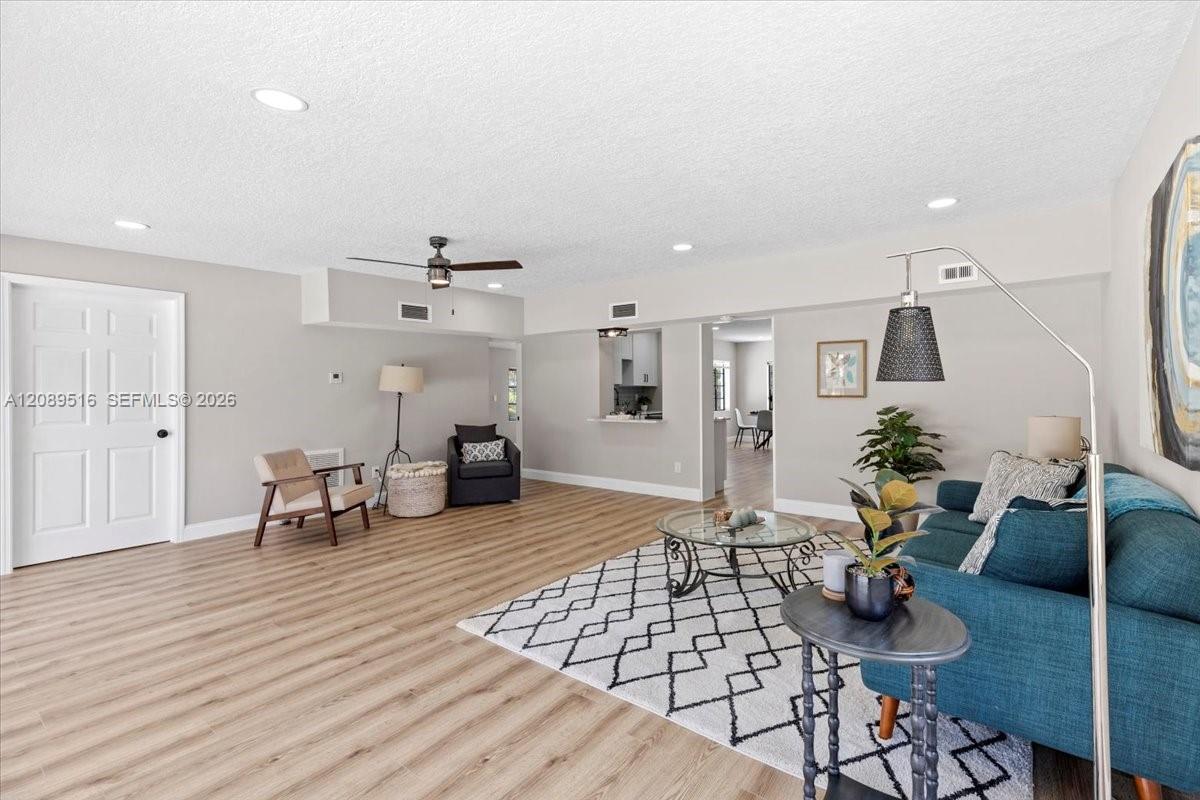 1227 N Ocean Breeze