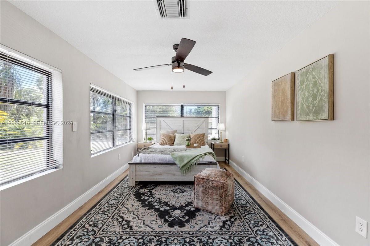1227 N Ocean Breeze