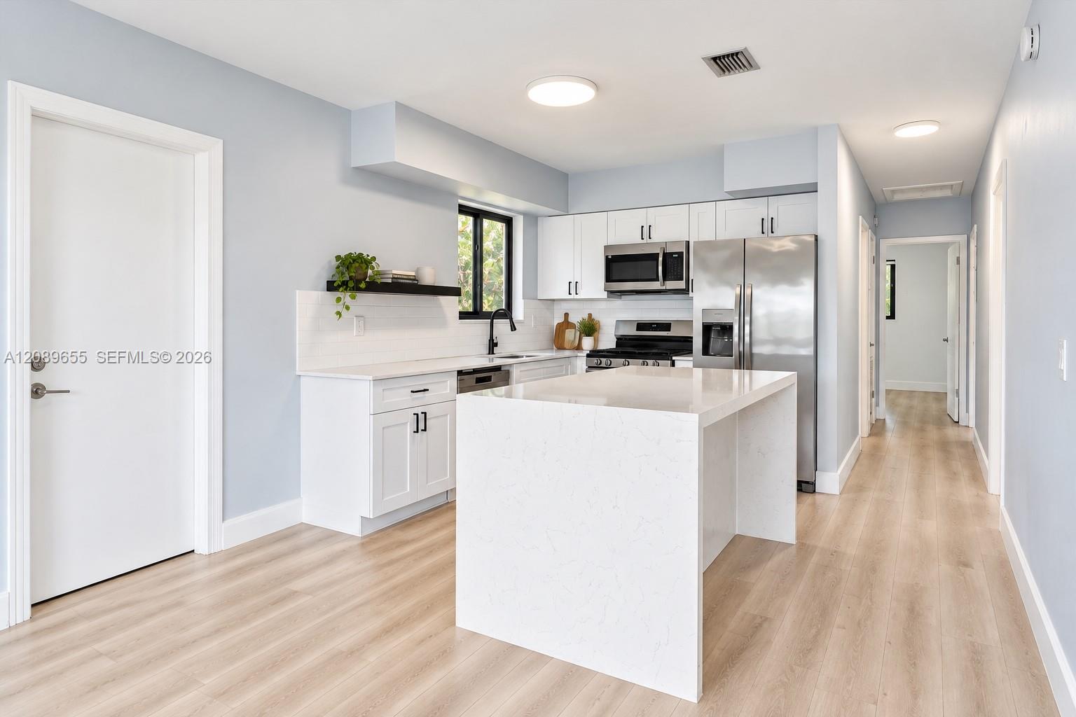21341 NE 25th Court gallery image #10