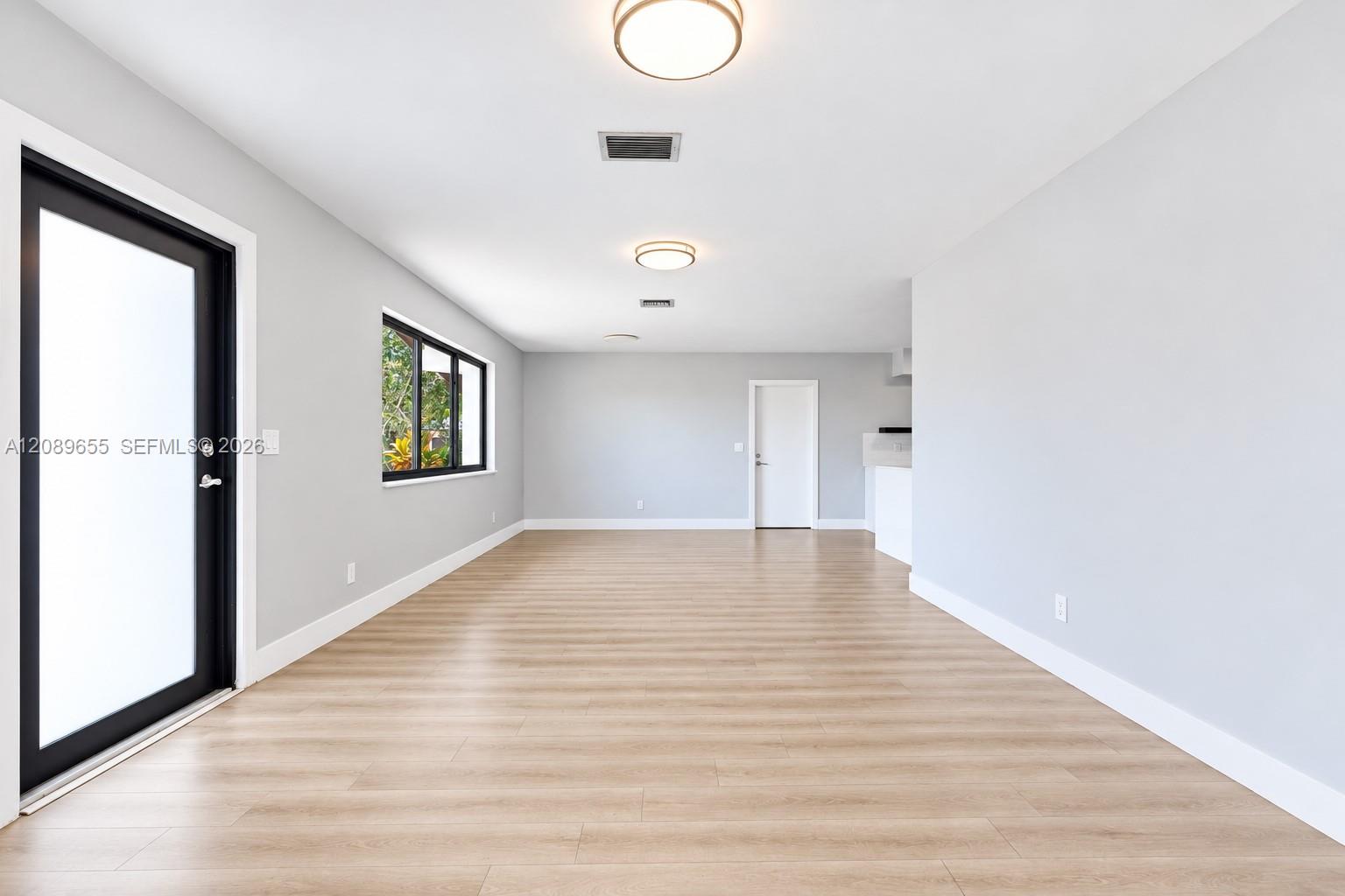 21341 NE 25th Court gallery image #8