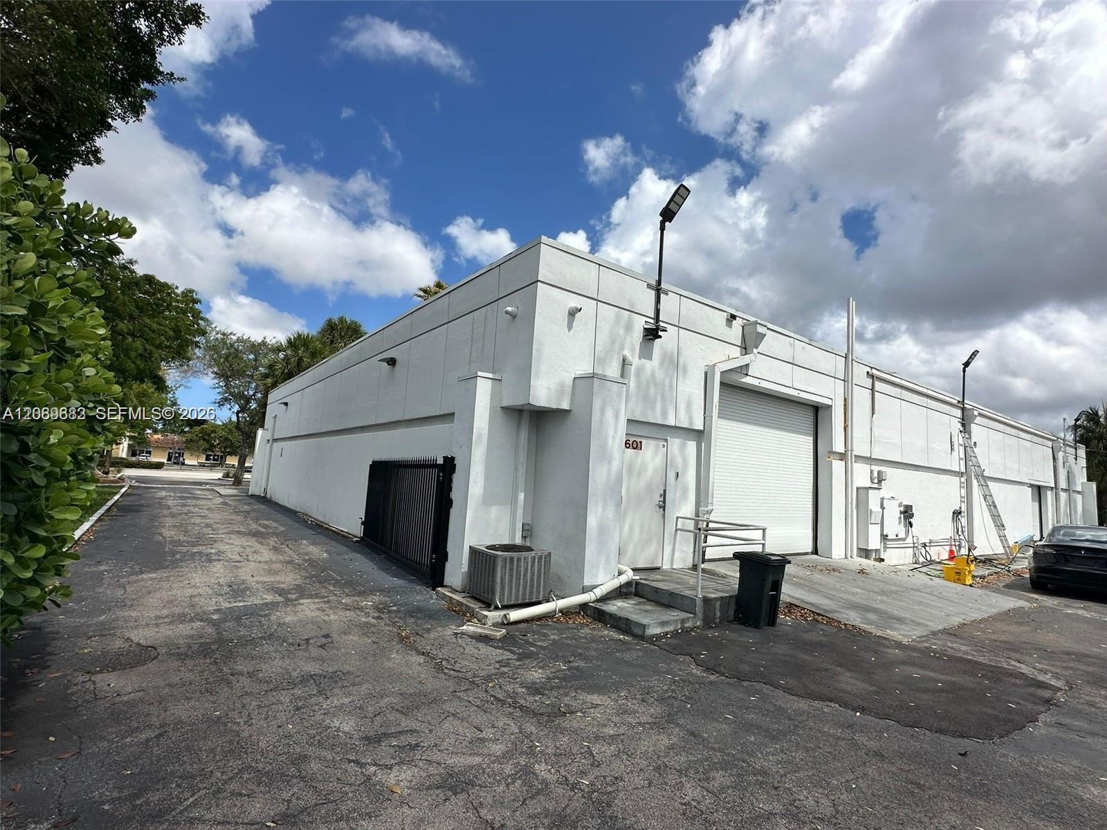 601 N State Road 7