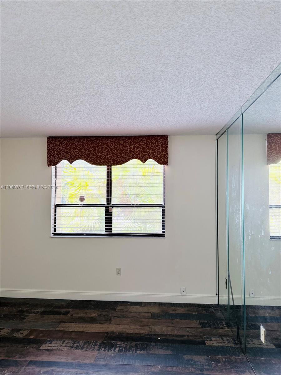 800 NE 199th Street