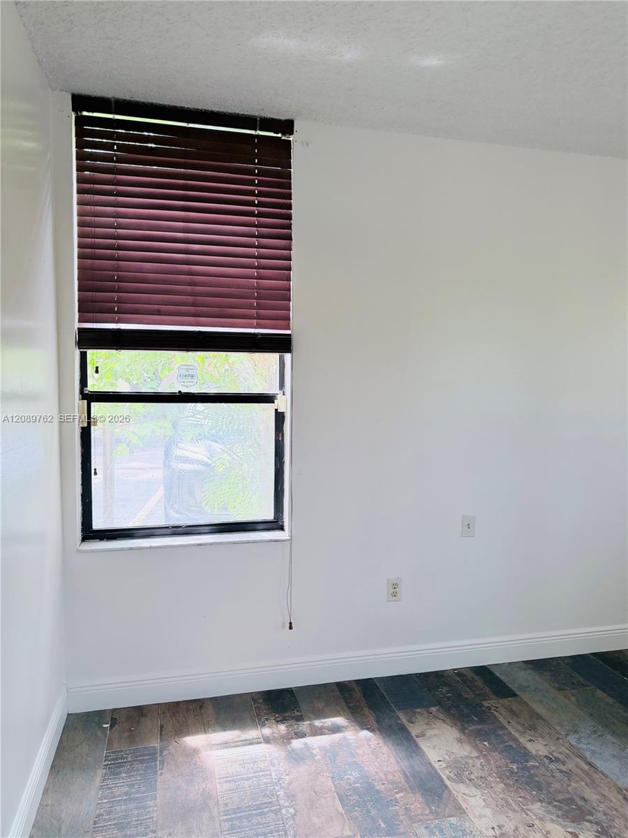 800 NE 199th Street