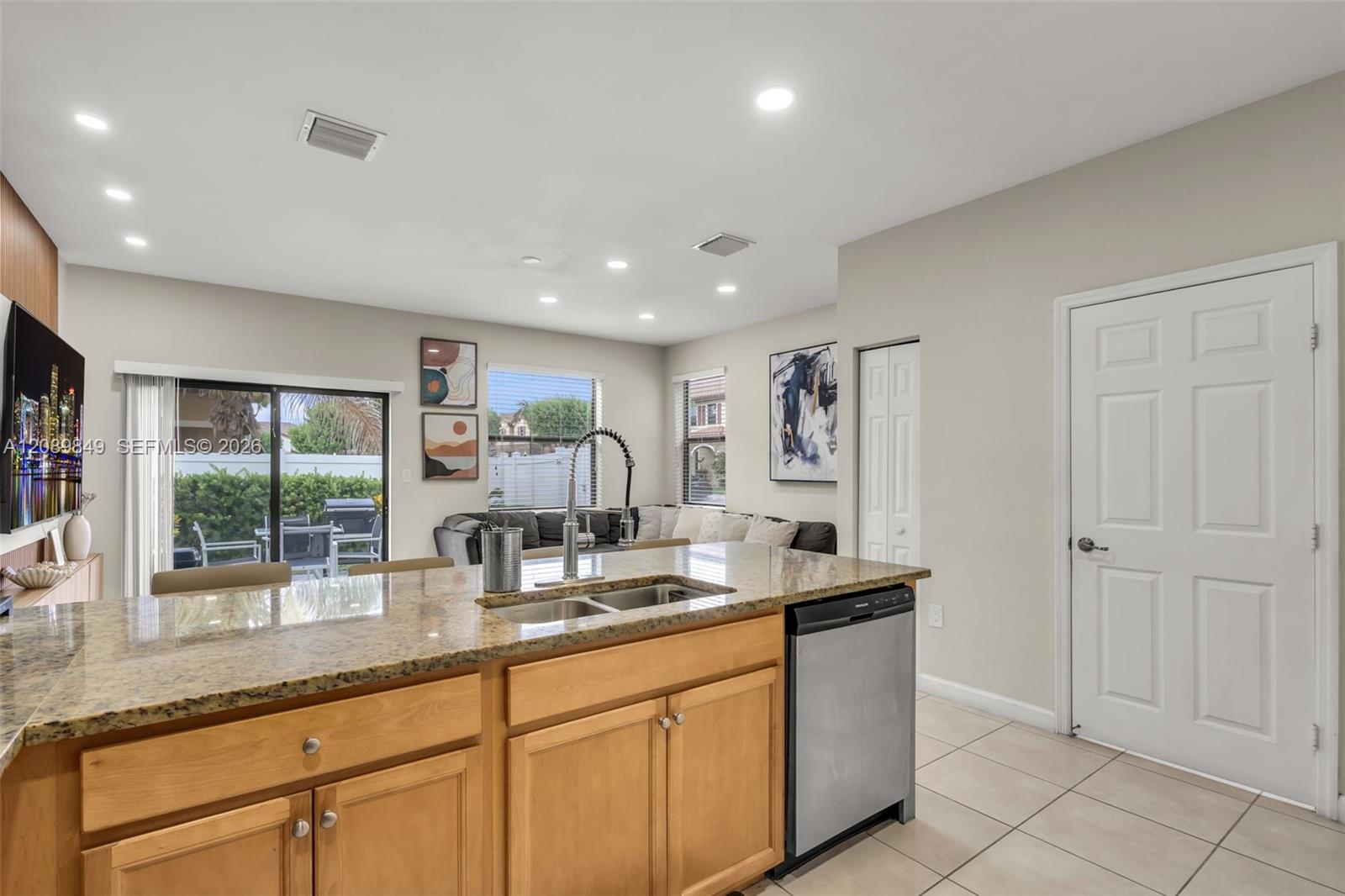 3305 W 93rd Place