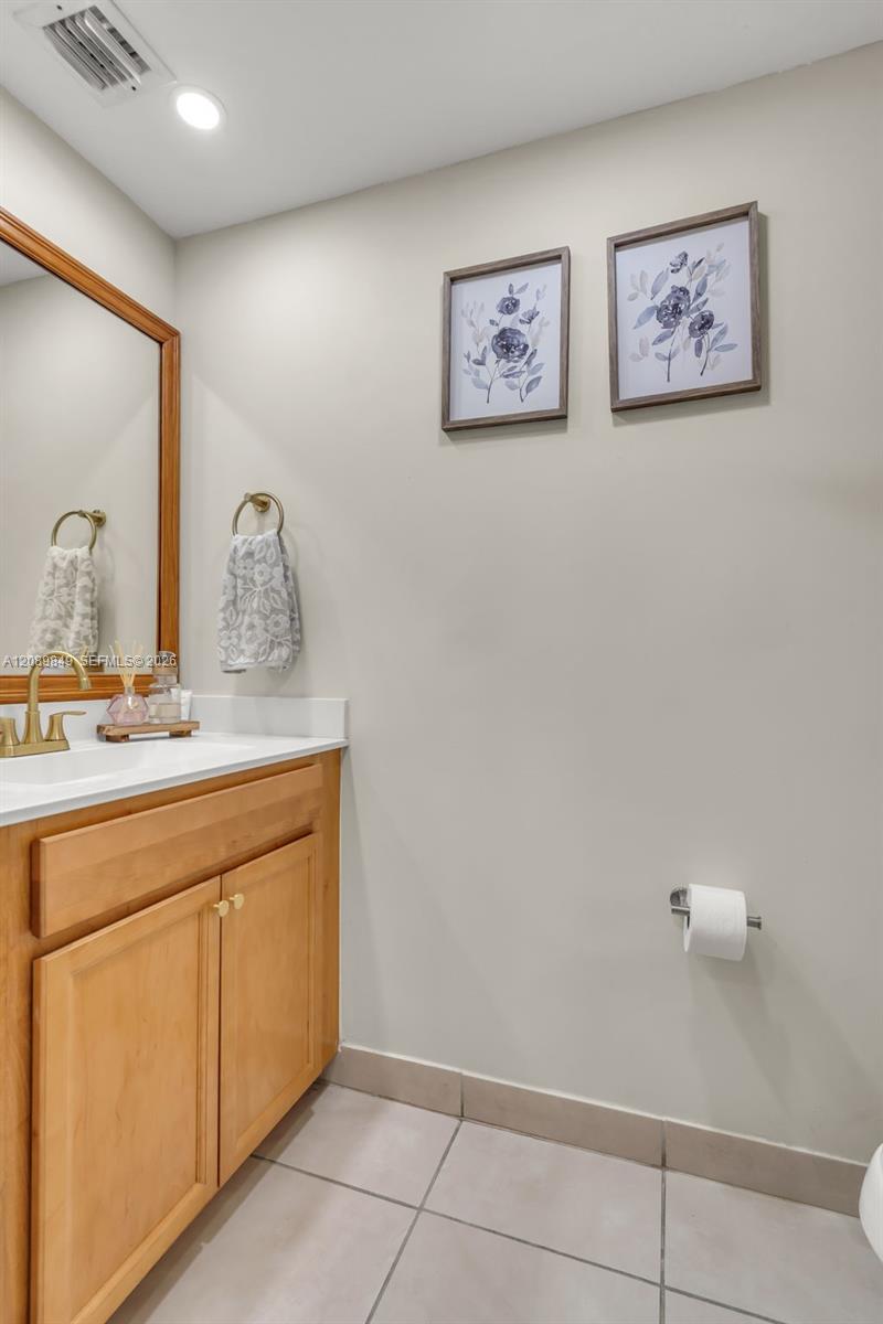 3305 W 93rd Place