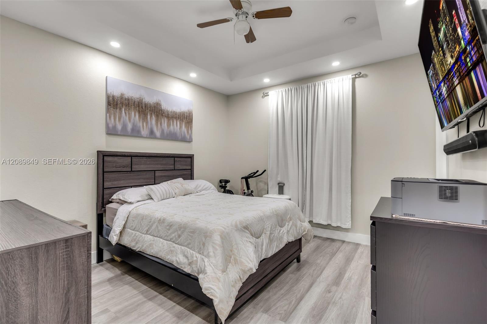 3305 W 93rd Place