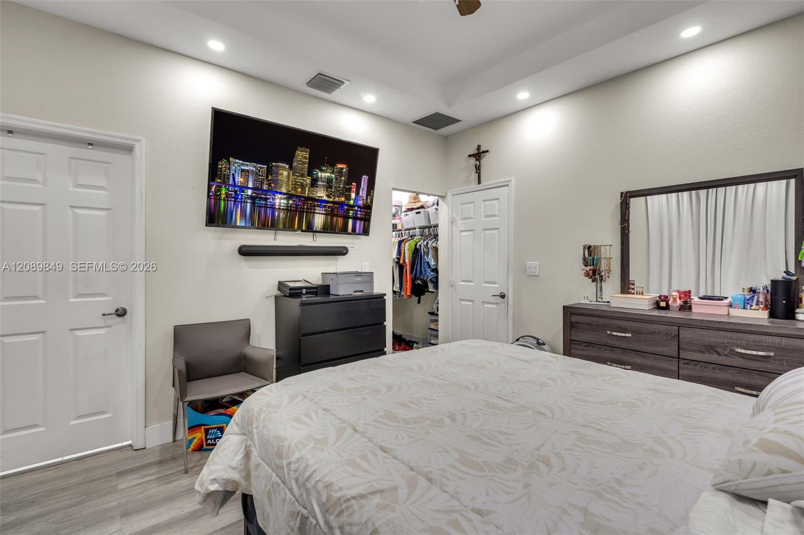 3305 W 93rd Place