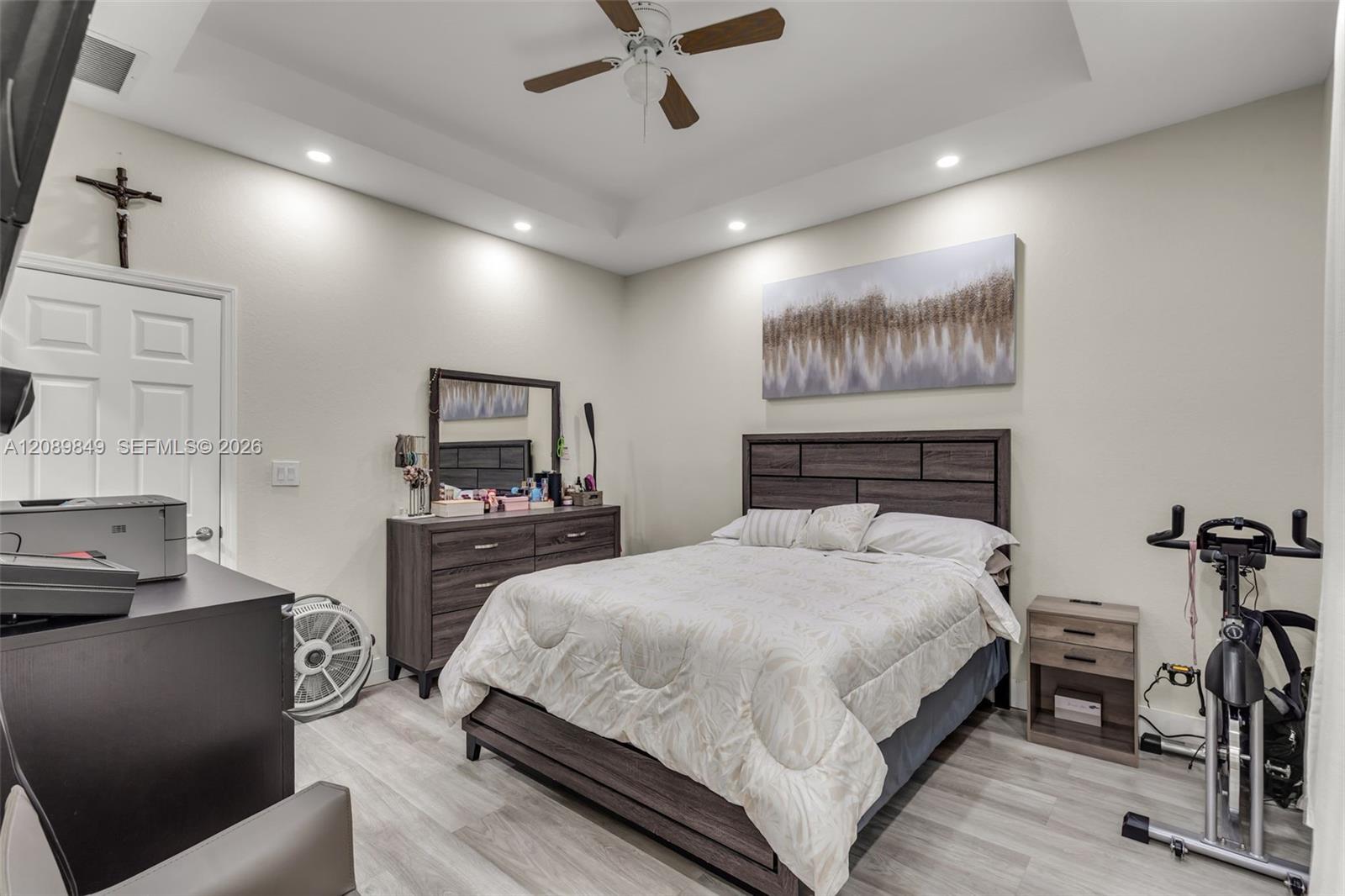 3305 W 93rd Place
