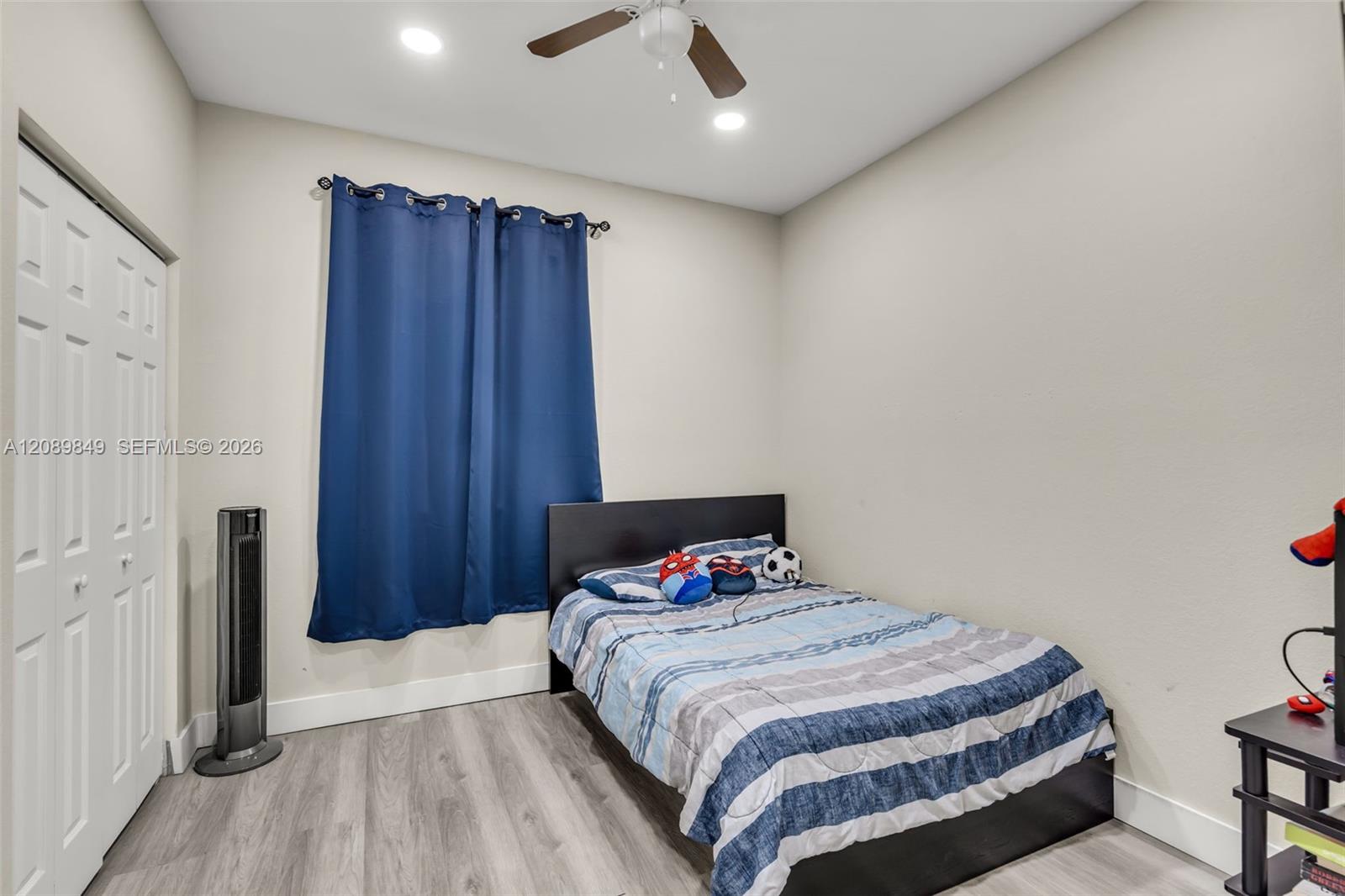 3305 W 93rd Place