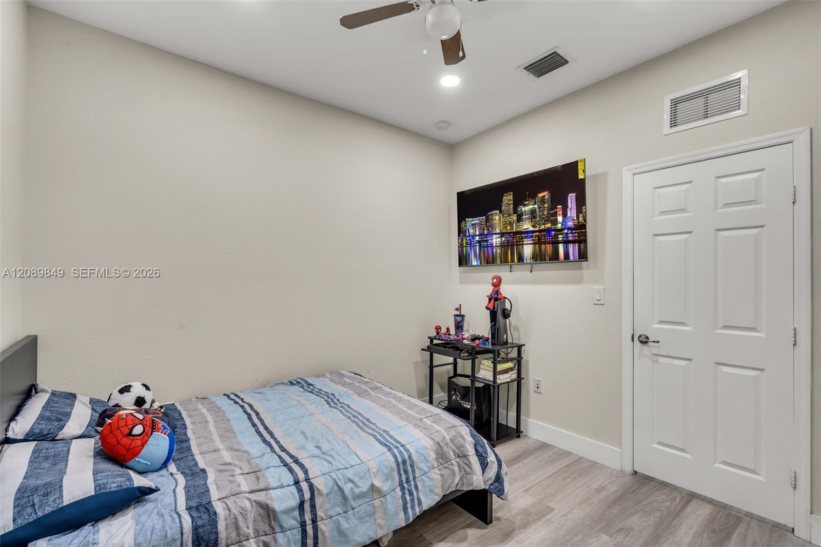 3305 W 93rd Place