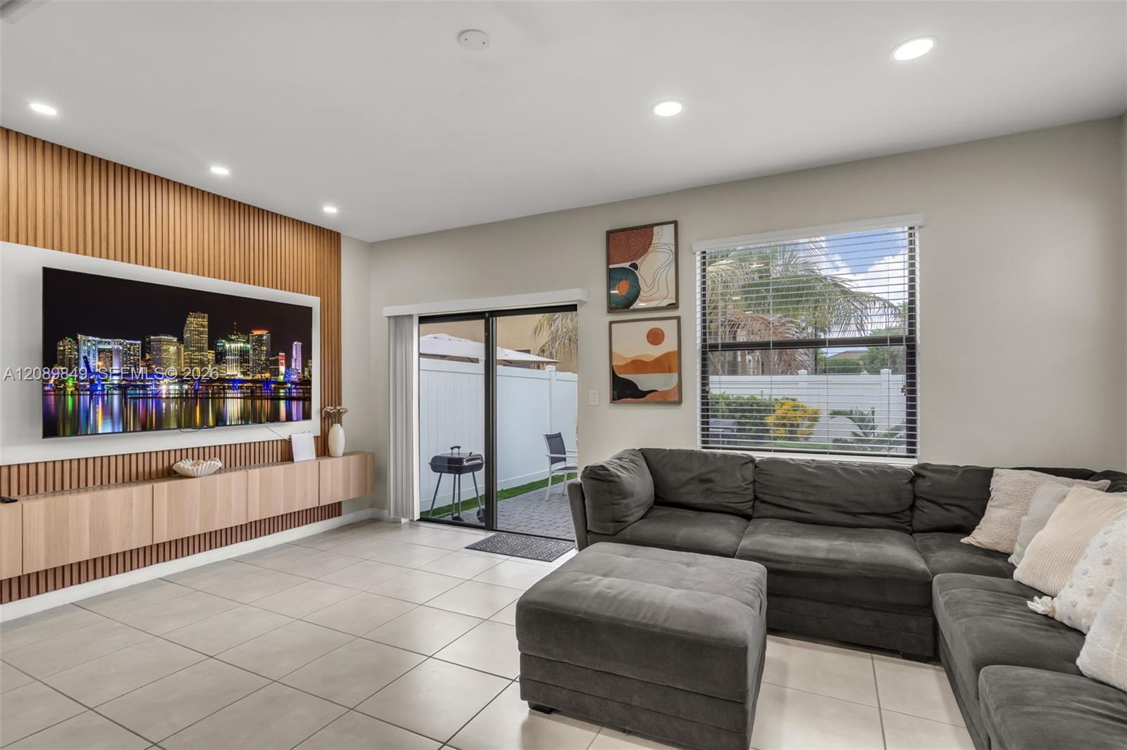 3305 W 93rd Place
