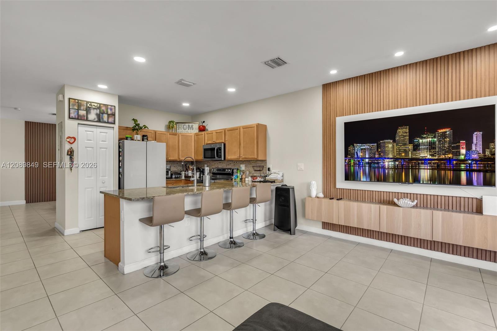 3305 W 93rd Place