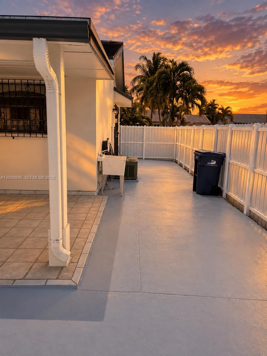 2219 SW 137th Place