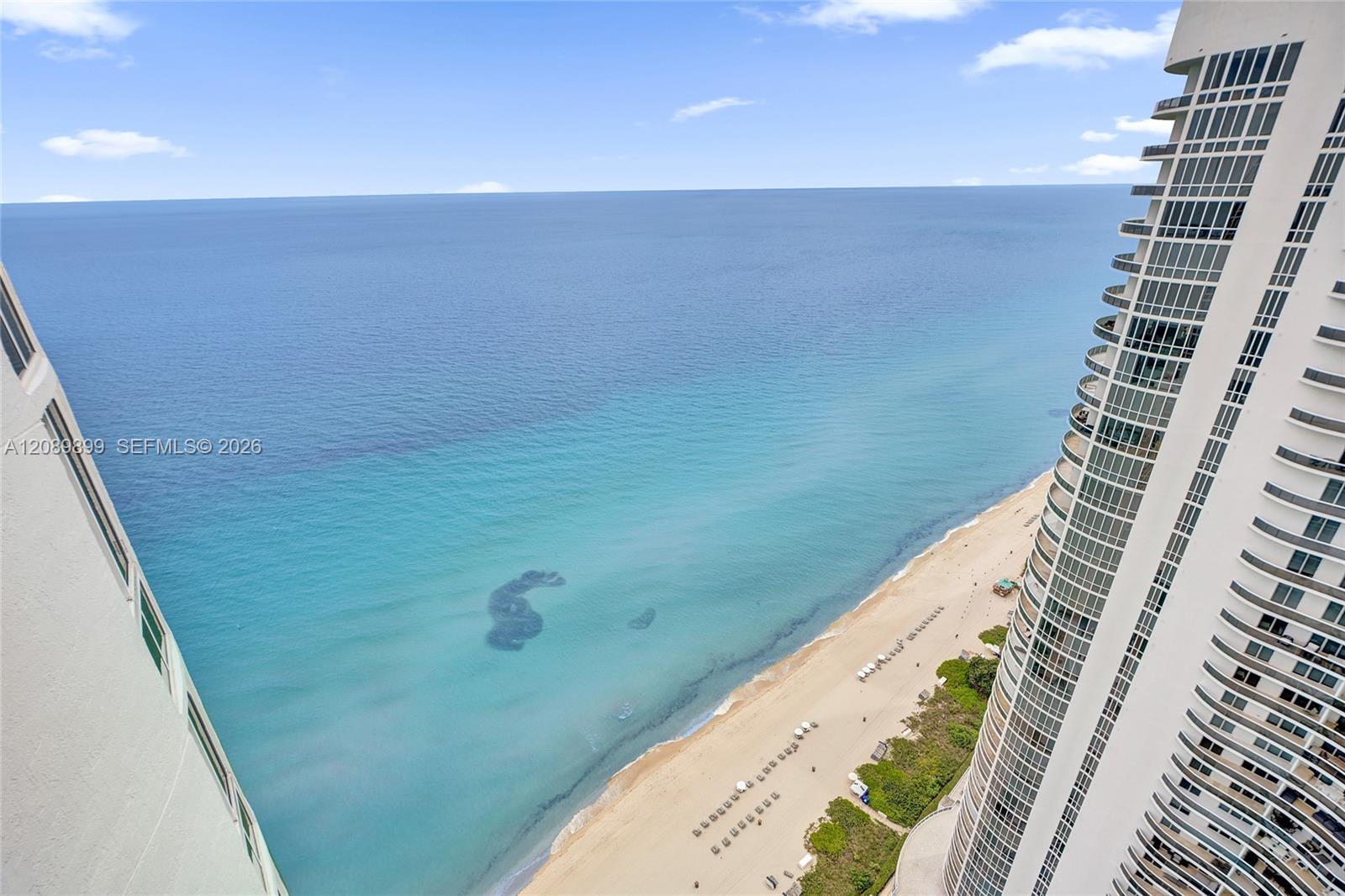 16001 Collins Avenue