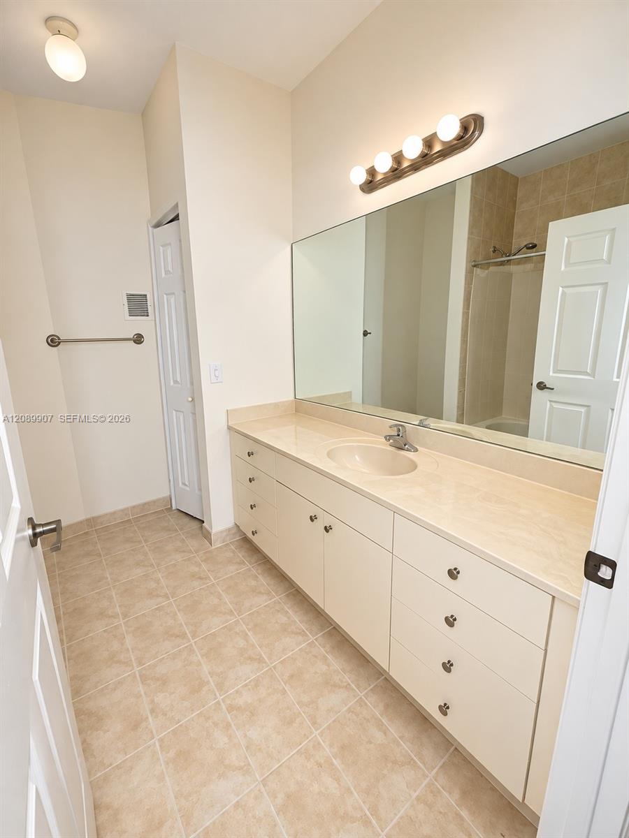 359 NE 27th Terrace