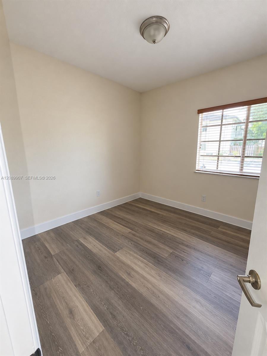 359 NE 27th Terrace