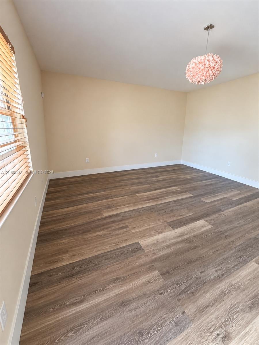 359 NE 27th Terrace