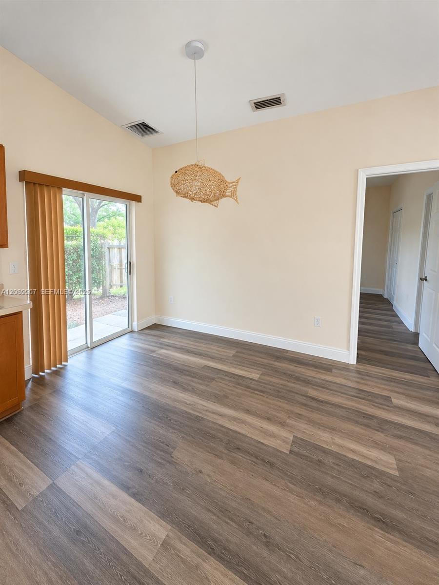 359 NE 27th Terrace