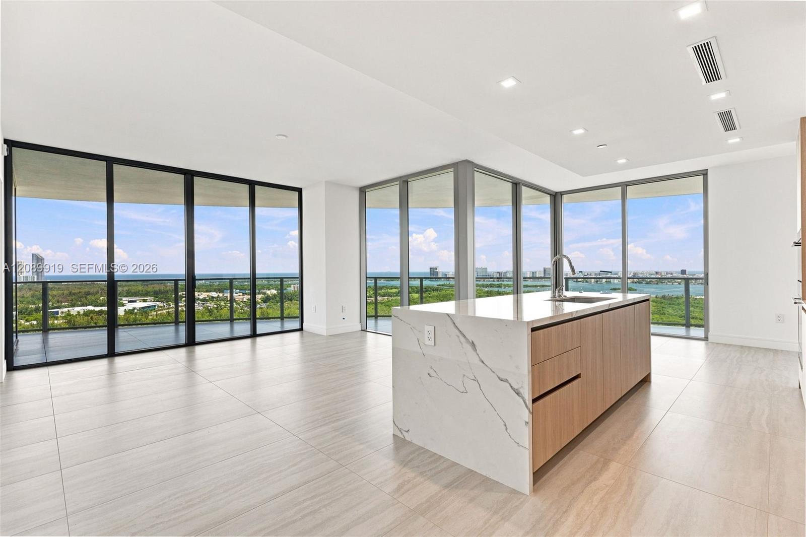 2411 Laguna Circle