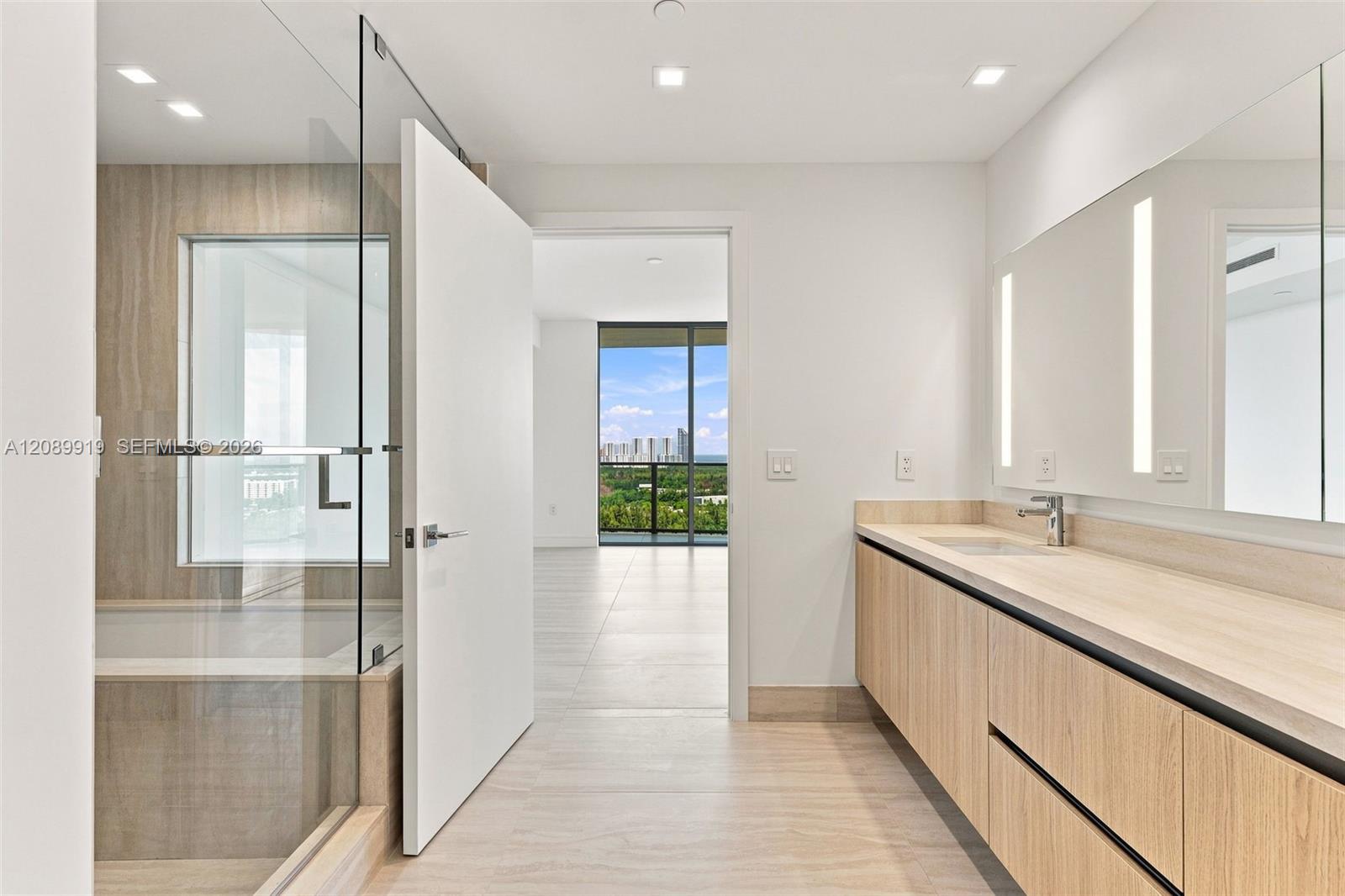 2411 Laguna Circle