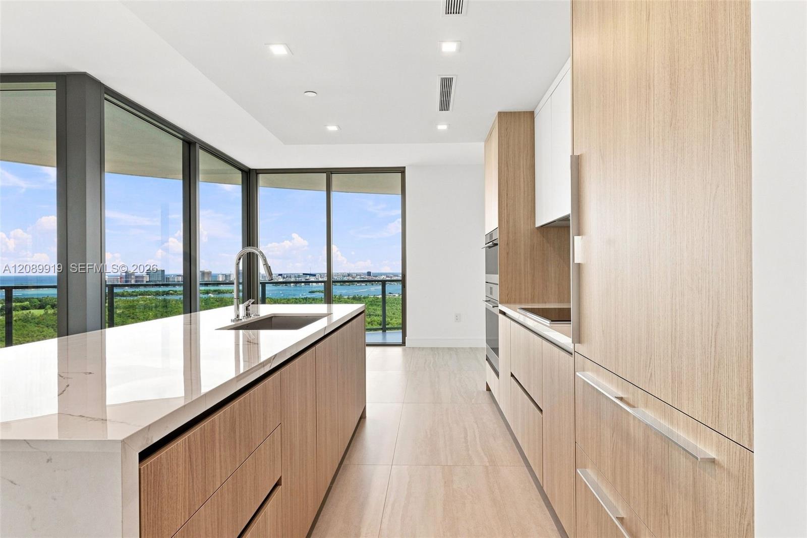 2411 Laguna Circle