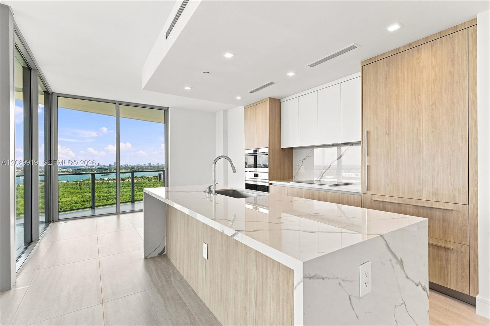 2411 Laguna Circle