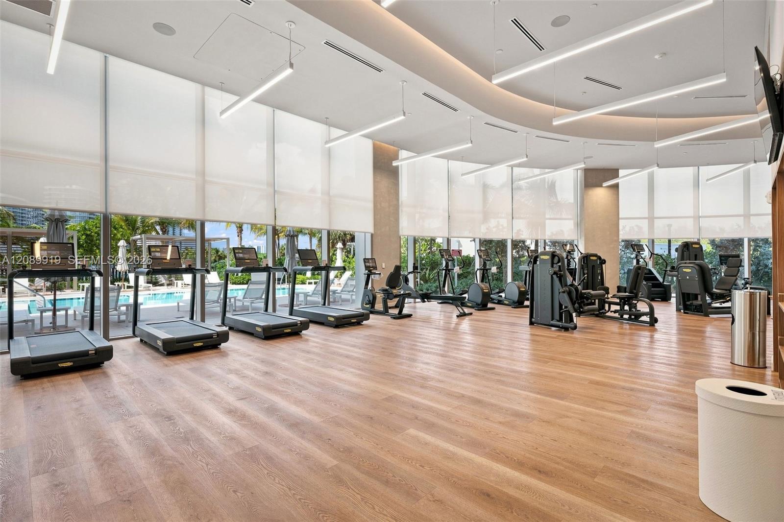 2411 Laguna Circle