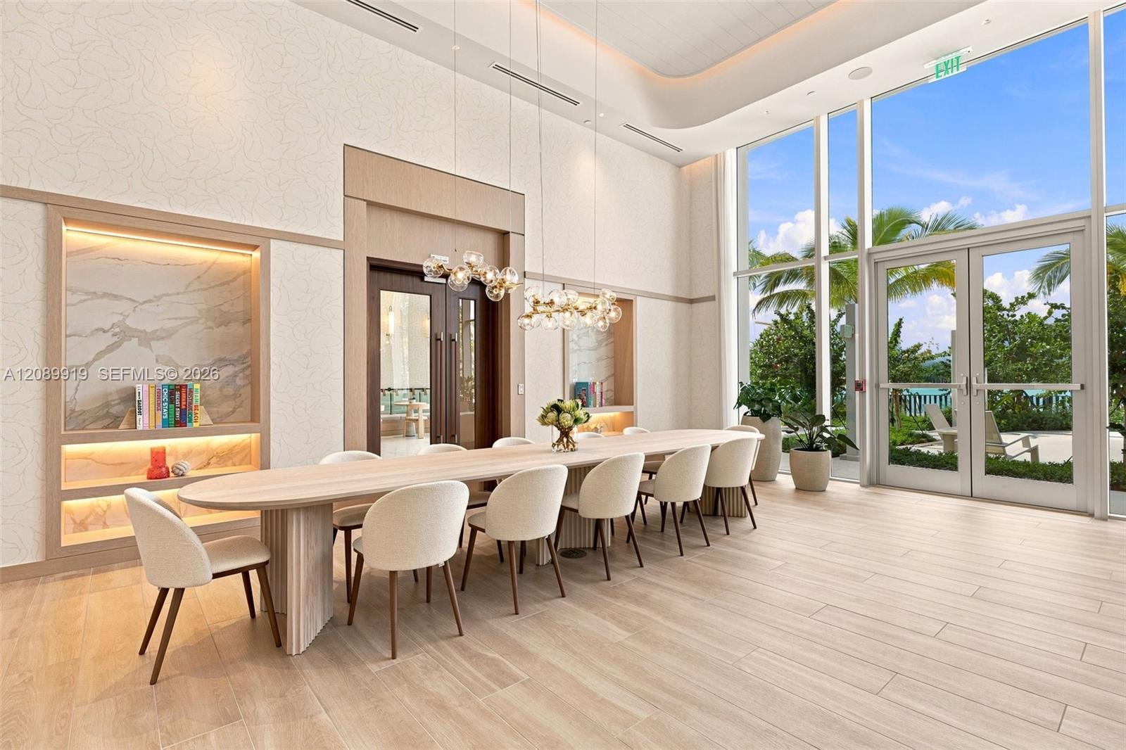 2411 Laguna Circle
