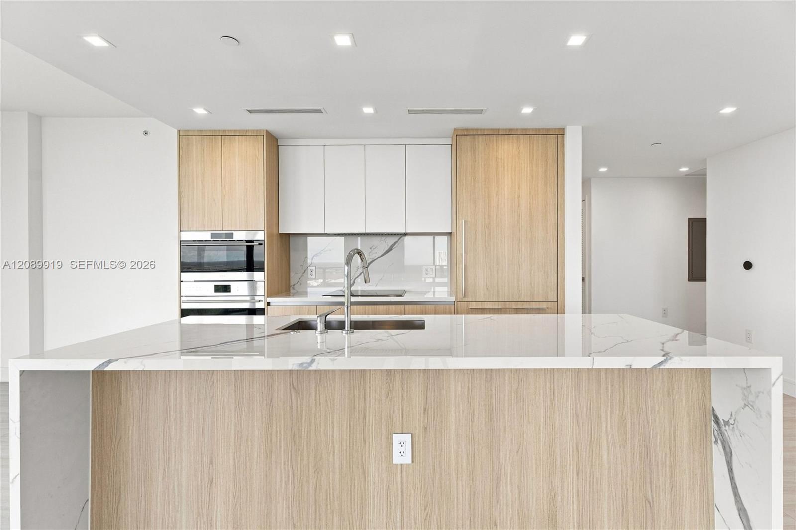 2411 Laguna Circle
