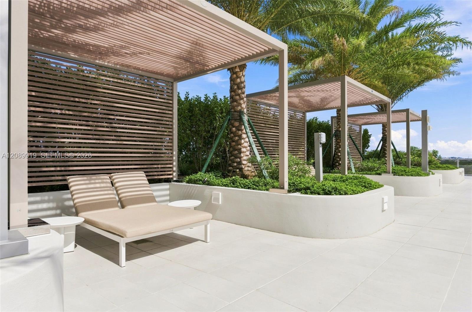 2411 Laguna Circle