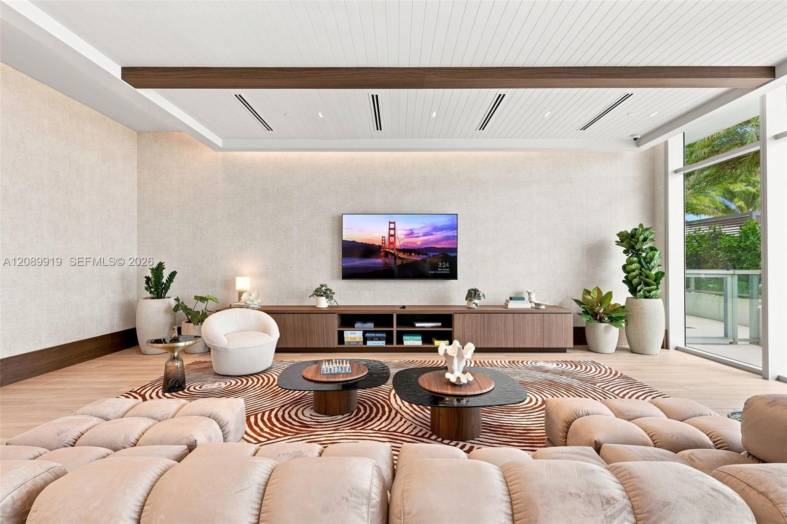 2411 Laguna Circle