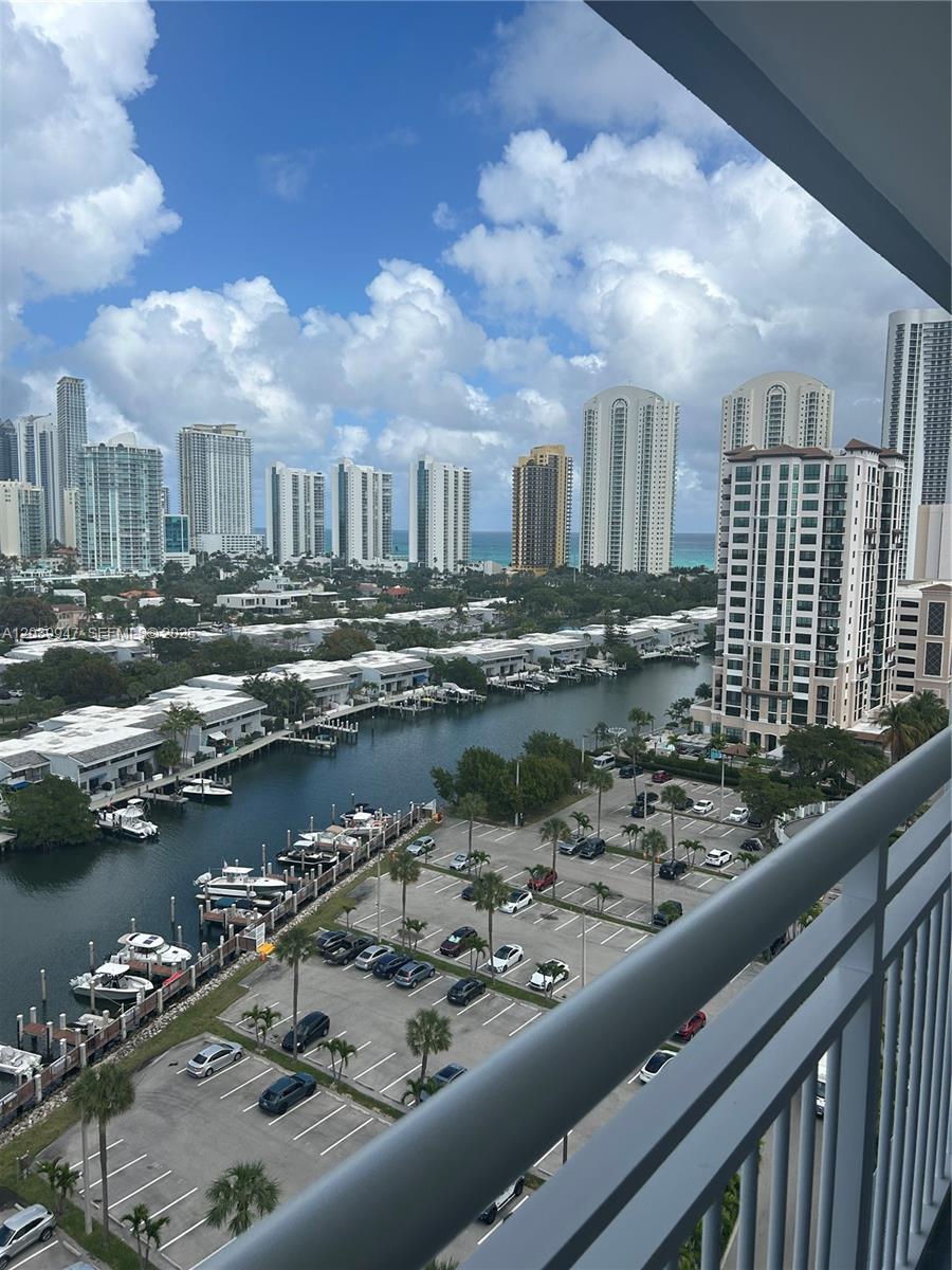 400 Kings Point Drive