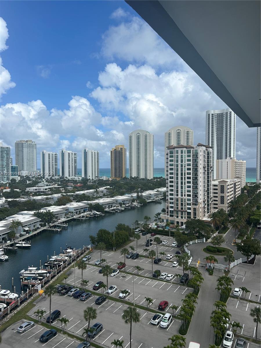 400 Kings Point Drive