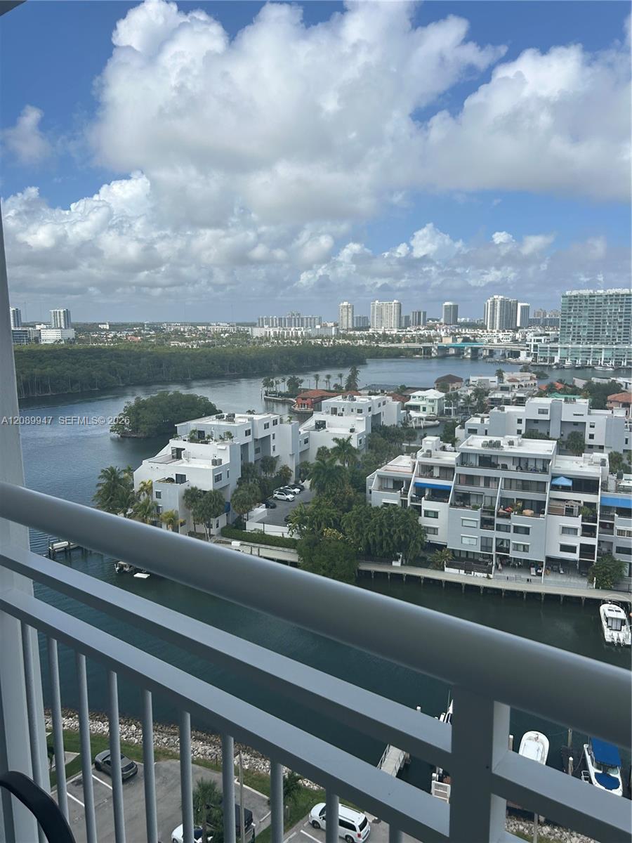 400 Kings Point Drive