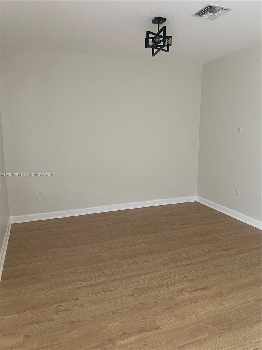 3208 SE 5th Court