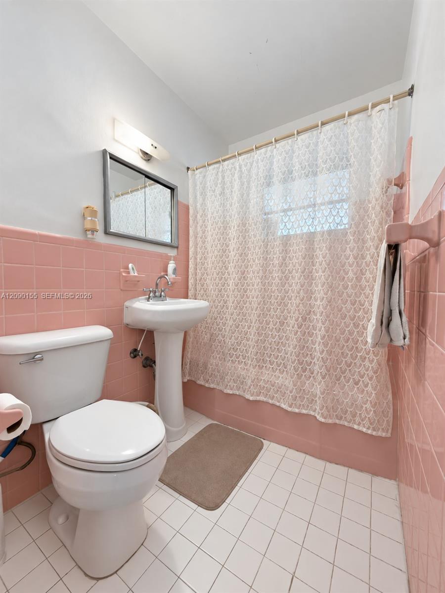 949 NW 9th Street