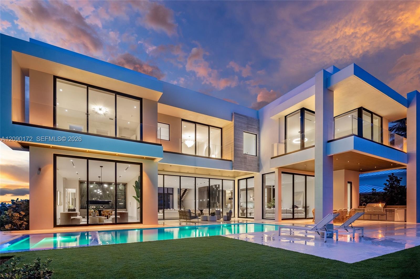 961 Hillsboro Mile