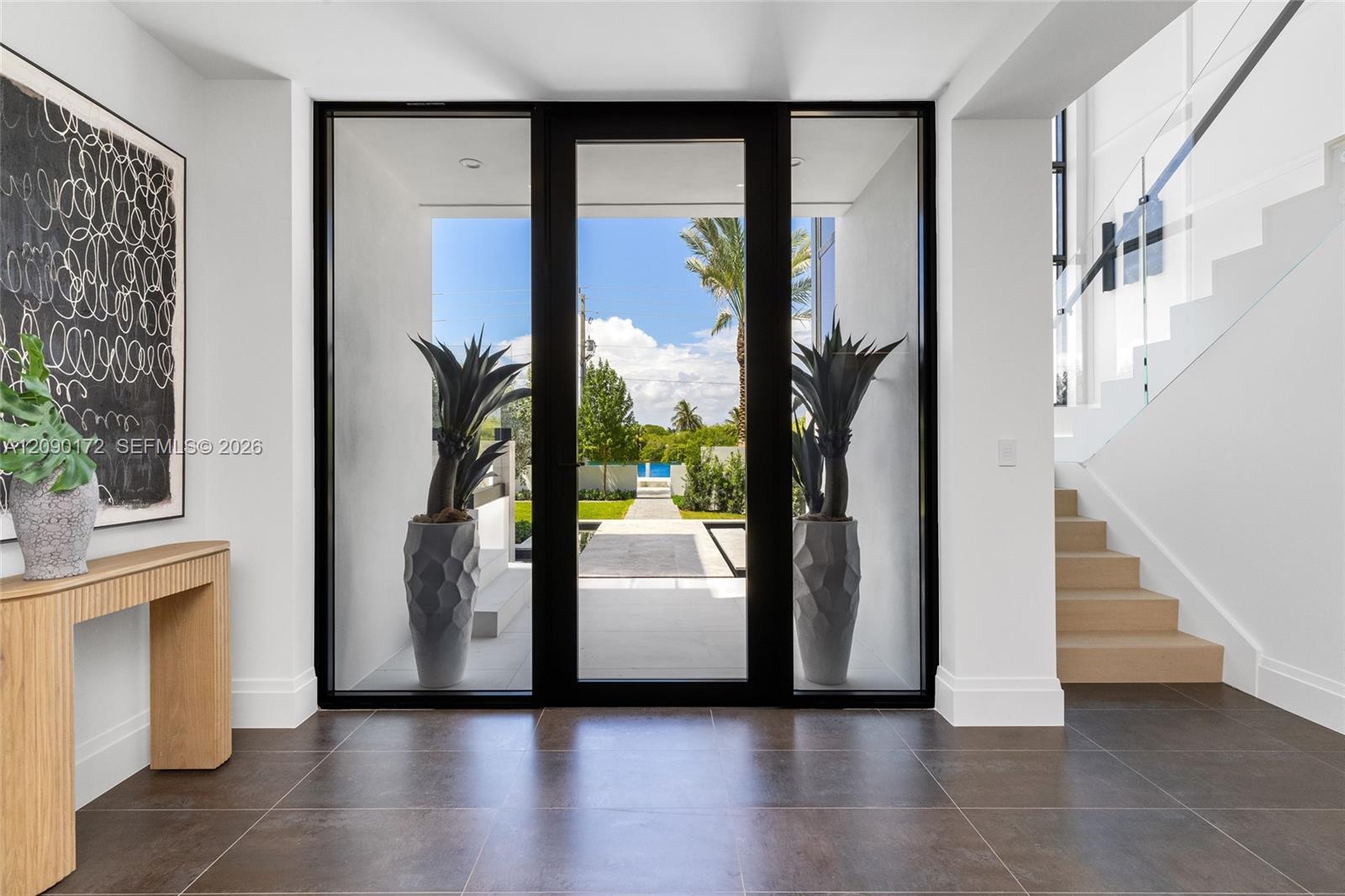 961 Hillsboro Mile
