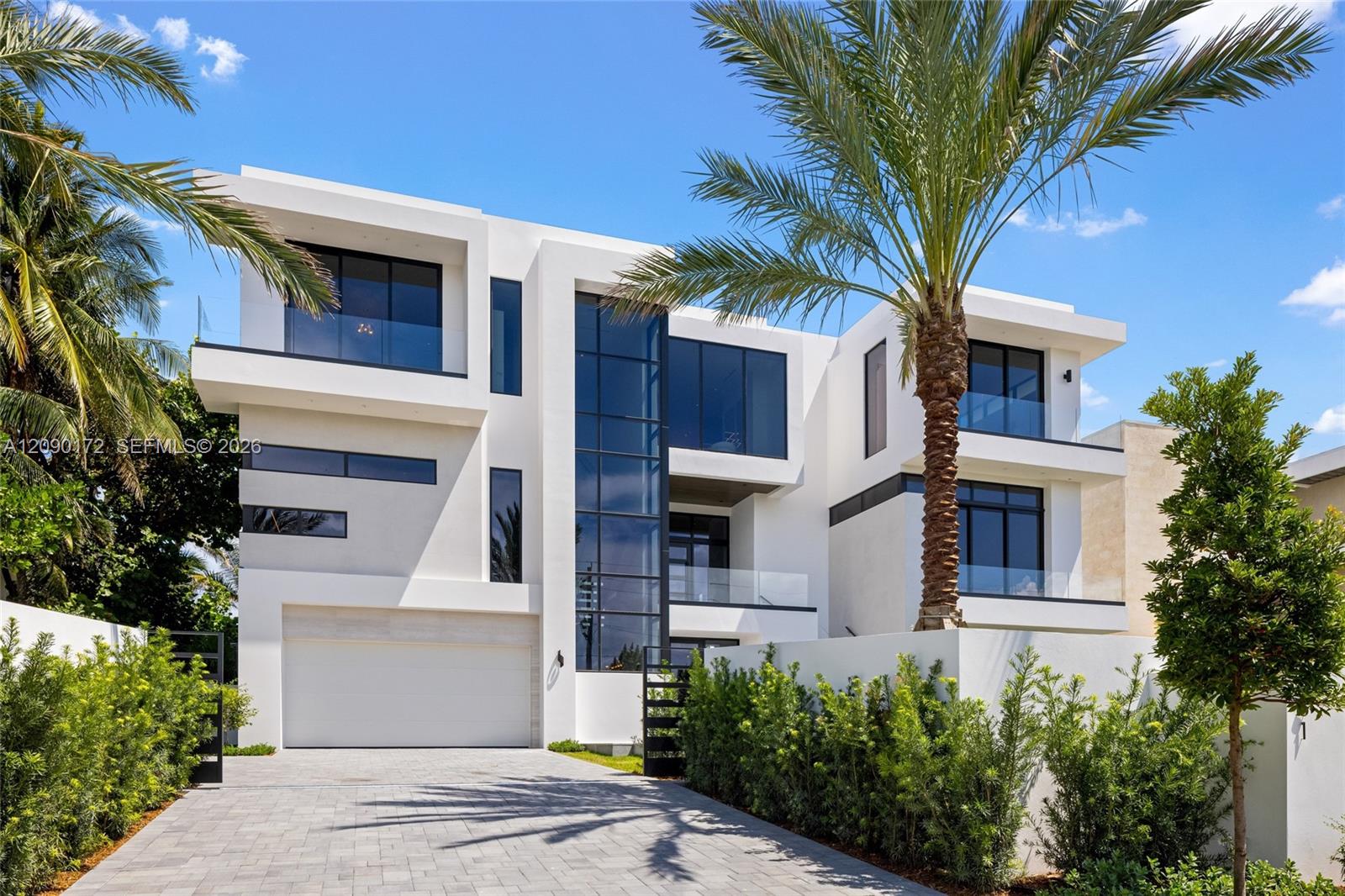 961 Hillsboro Mile