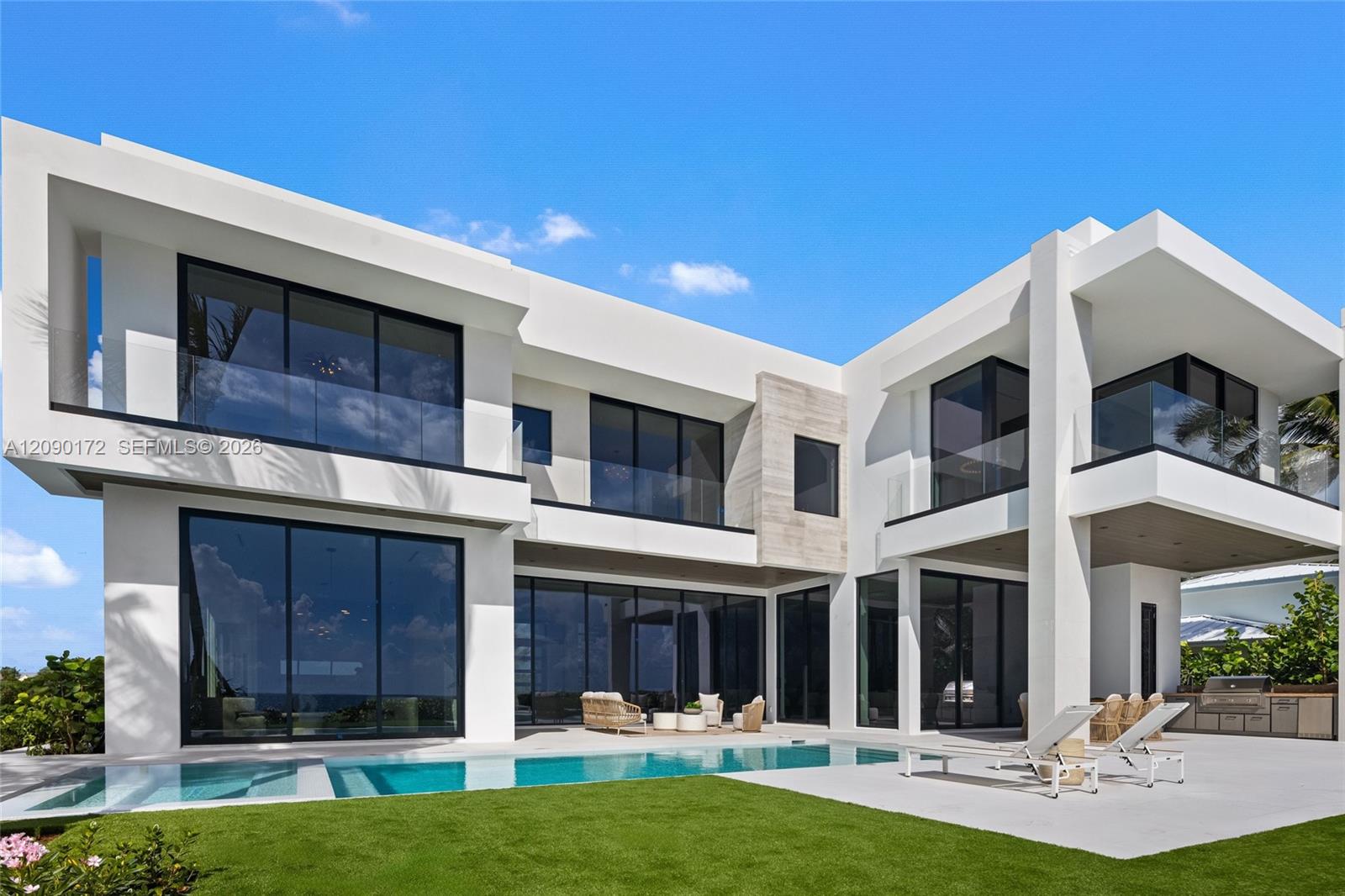 961 Hillsboro Mile