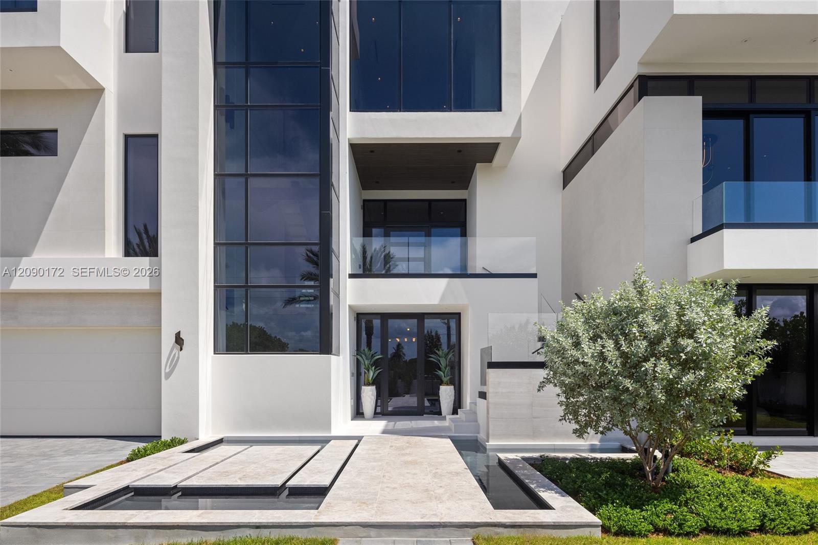 961 Hillsboro Mile