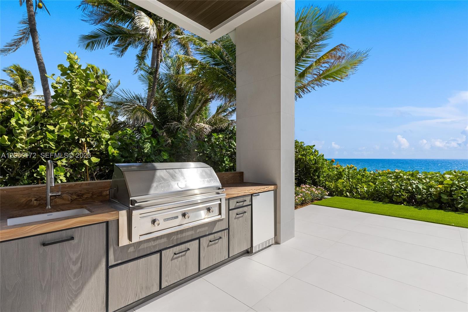 961 Hillsboro Mile