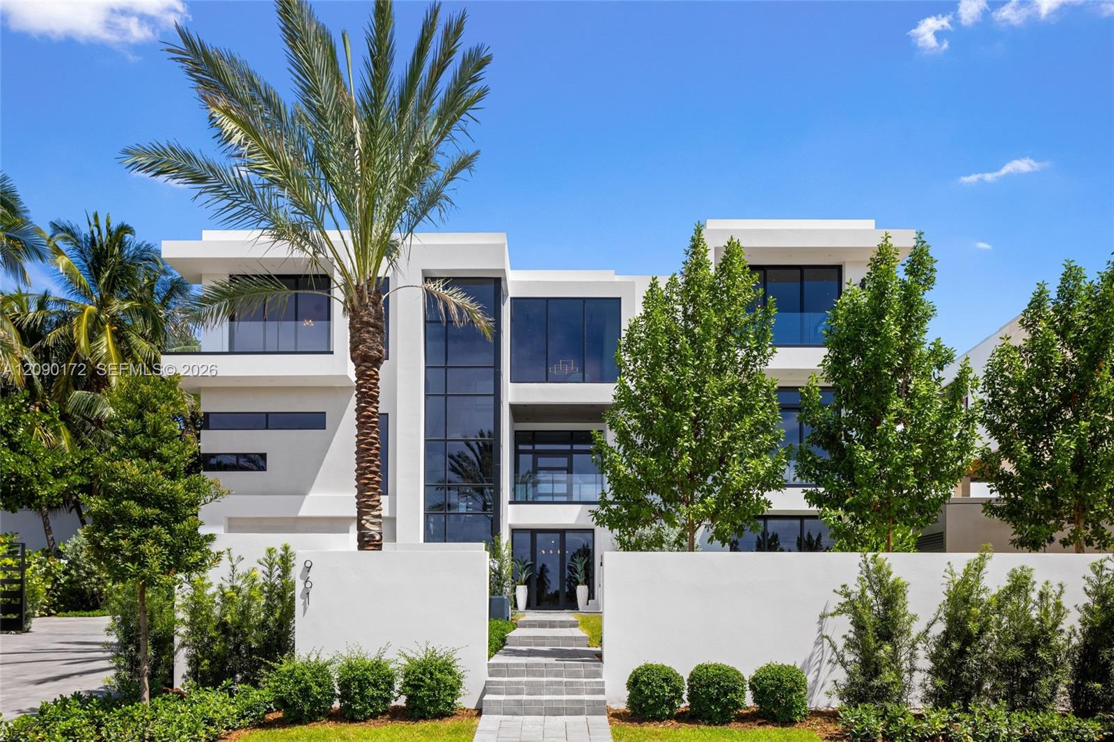 961 Hillsboro Mile