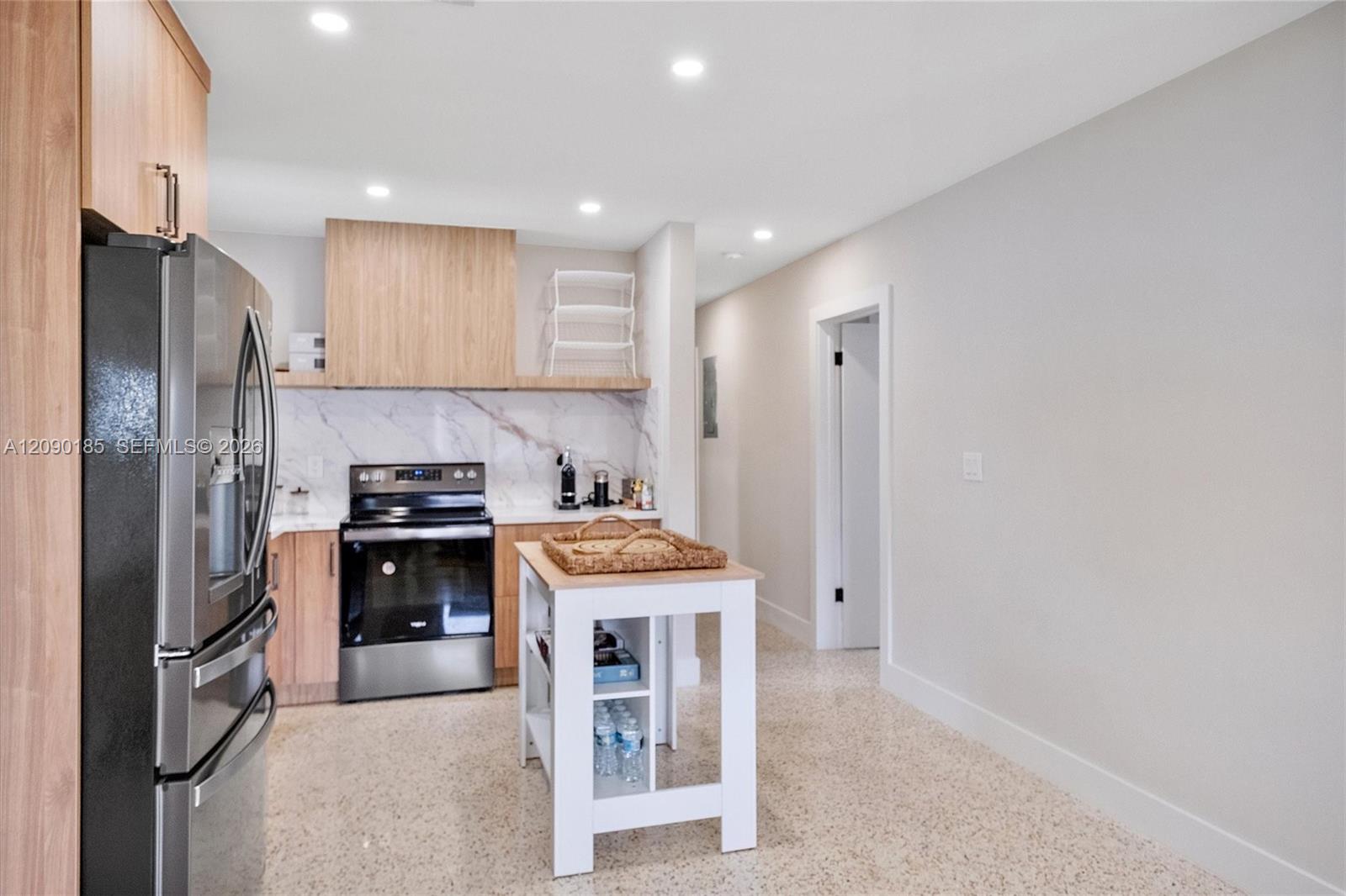 21201 NE 25th Court gallery image #12