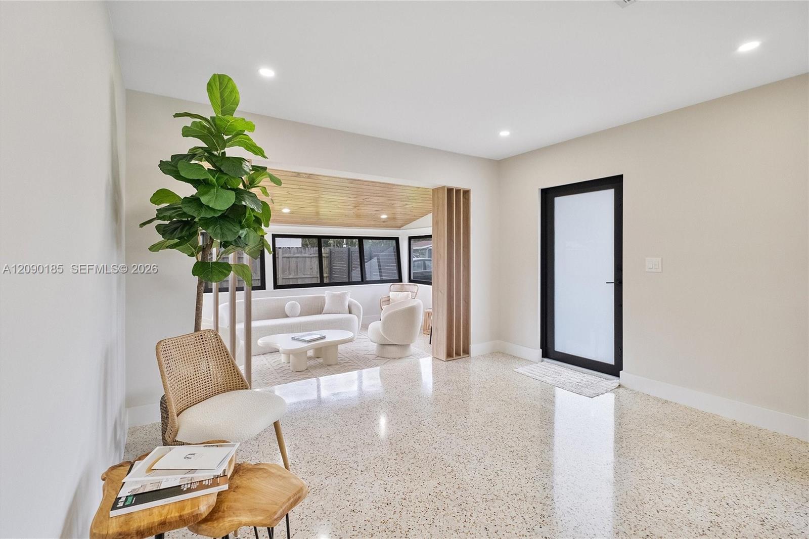 21201 NE 25th Court gallery image #16