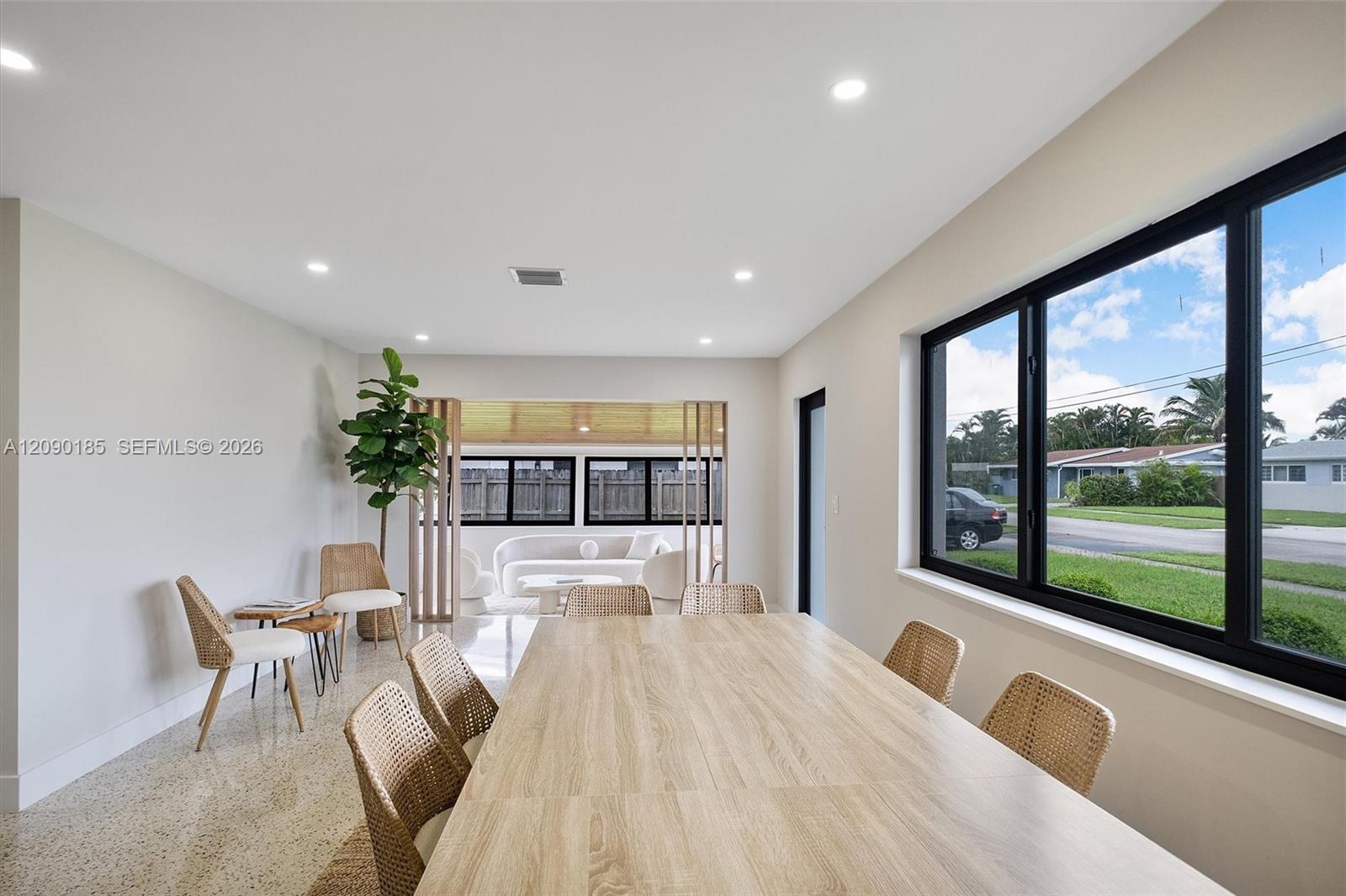 21201 NE 25th Court gallery image #18
