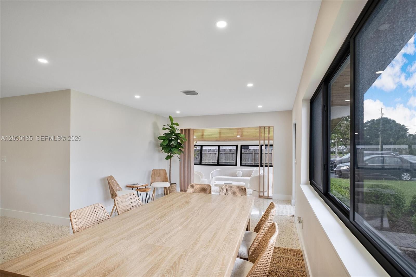 21201 NE 25th Court gallery image #19