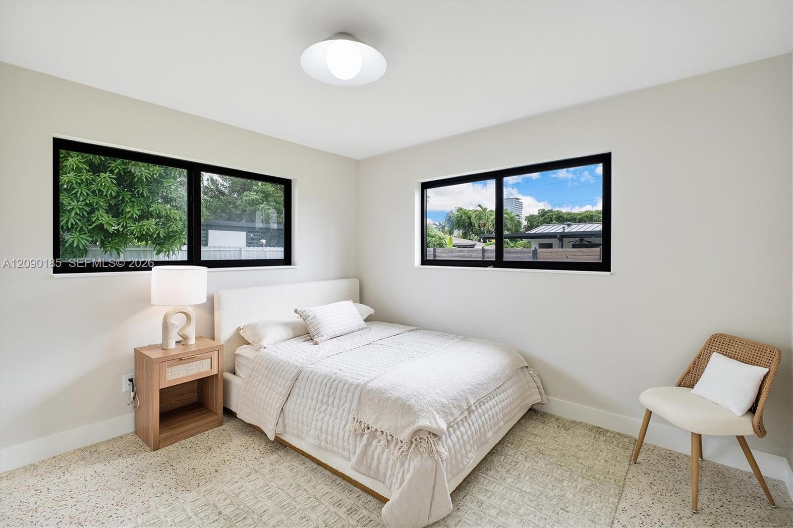 21201 NE 25th Court gallery image #23